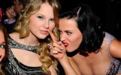 Katy Perry căng thẳng với Taylor Swift tại Billboard