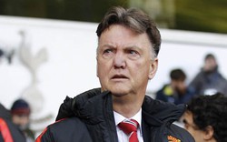 ĐIỂM TIN: Van Gaal bị chửi rủa, Barca nhận quà bất ngờ