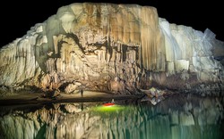 Lạc vào hang động Lào đẹp tựa chốn bồng lai tiên cảnh 