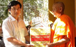 Tặng quà nhân dịp Tết Chol Chnam Thmay