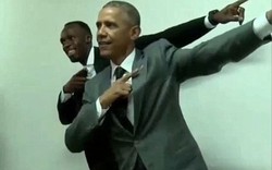 Tổng thống Mỹ gây sốt khi tạo dáng bên cạnh Usain Bolt