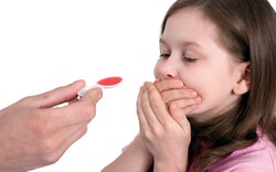 3 thói quen dùng thuốc của phụ huynh có thể hại chết con trẻ