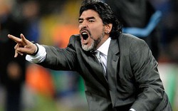 Maradona bị bồ trẻ “cắm sừng”