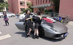 Nữ sinh lái Lamborghini đến trường bán quần áo