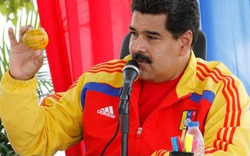  Tổng thống Venezuela tặng nhà cho người ném xoài vào đầu ông
