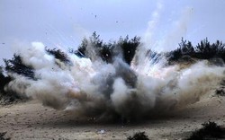 Quảng Bình: Nổ bom, 4 người thương vong