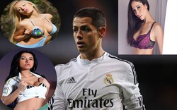 Chicharito bị ba người đẹp tấn công