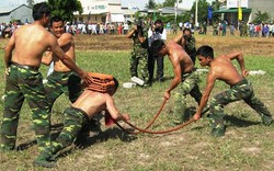 Xem màn võ thuật đầy uy dũng của bộ đội biên phòng