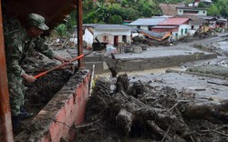 Colombia: Bị lũ quét vùi lấp, bé 11 tháng sống sót thần kỳ