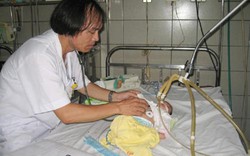 Hà Nội: Trẻ mắc tay chân miệng nhập viện tăng đột biến