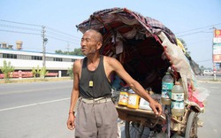 Cụ ông suốt hai tháng lang bạt tìm vợ mất tích