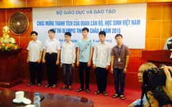 Vinh danh những “người hùng” trở về từ cuộc thi Olympic Tin học Châu Á