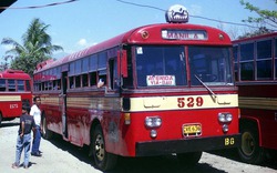 Binh sĩ Philippines bắt 35 hành khách xe bus làm con tin