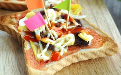 Làm bánh Pizza cho bữa sáng chỉ với 10 phút