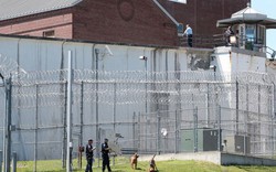 Mỹ: Treo thưởng 2,1 tỉ truy bắt 2 tù nhân vượt ngục