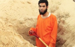 IS bắt “điệp viên” Israel đào huyệt cát chôn mình trên sa mạc