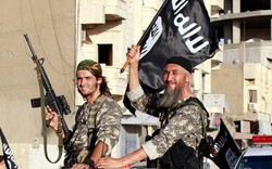 Khủng bố al-Qaeda đang bị IS “xé nát”