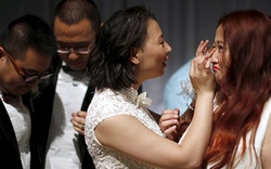 Những khoảnh khắc ngọt ngào trong đám cưới của 7 cặp đôi đồng tính