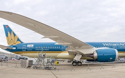 Boeing 787 của Việt Nam cất cánh thẳng đứng tại Paris Air Show