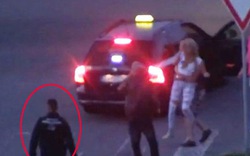 Video: Cảnh sát thờ ơ nhìn thiếu nữ bị nhét vào cốp xe