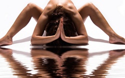 5 lợi ích tuyệt vời của môn yoga khỏa thân