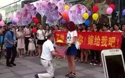 Người đàn ông 55 tuổi cầu hôn bạn gái 9x gây sốc