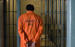 Số phận bi thảm của một tội phạm ấu dâm trong nhà tù Mỹ