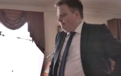 Thủ tướng Iceland nổi giận khi bị phỏng vấn về trốn thuế