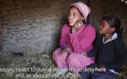 Phụ nữ Nepal phải ăn ngủ ngoài chuồng bò vào ngày "đèn đỏ"