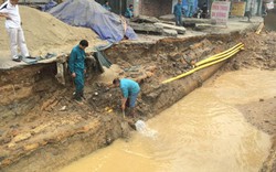 Quảng Ninh: Thi công QL18A làm vỡ đường ống, hàng nghìn hộ mất nước