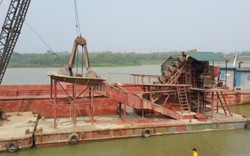 Đối phó "cát tặc" sông Lô: Chế súng cao su, mua tàu đuổi bắt