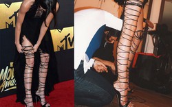 Kendall Jenner vất vả vì đôi sandal sexy, phiền toái