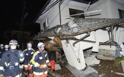 Ảnh: Nhật Bản đổ nát, 1000 người bị thương sau động đất