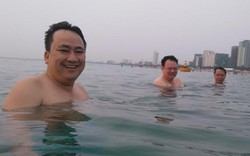 Cán bộ Đà Nẵng xuống biển tắm, khẳng định nguồn nước an toàn