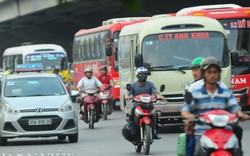 Xe đò tăng giá, người dân mệt mỏi trở về Hà Nội sau nghỉ lễ
