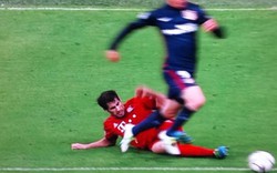 Trọng tài đã “tưởng tượng” ra quả penalty cho Torres?