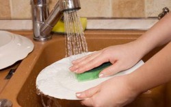 Những cách rửa bát đũa khiến bạn và gia đình dễ... chết sớm