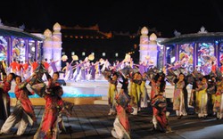 Nhiều phóng viên “tố” bị cản trở tác nghiệp tại Festival Huế