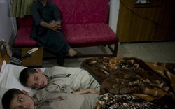 Kỳ lạ 3 anh em ngày "sống", đêm "chết” ở Pakistan