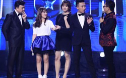 Hari Won "miễn cưỡng" nhìn Trấn Thành nắm tay cô gái khác