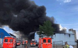 "Chợ Đồng Xuân" ở Berlin cháy dữ dội, khói trùm trời