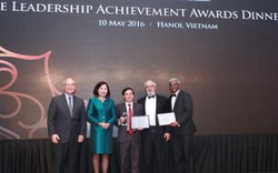 CEO MB nhận giải thưởng của Asian Banker