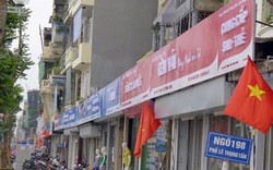 Tại sao biển hiệu kiểu mẫu ở Hà Nội chỉ màu đỏ và xanh?