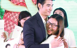 Fan Việt sướng rơn ôm chặt mỹ nam "Tình người duyên ma"