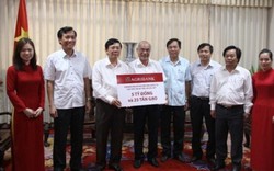 Ngân hàng NNPTNT Việt Nam hỗ trợ ngư dân Quảng Trị 5 tỷ đồng và 25 tấn gạo