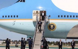 Những người "giấu mặt" đi cùng ông Obama trên Air Force One đến VN