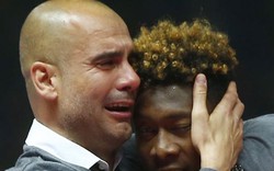 HLV Pep Guardiola khóc nức nở sau khi giúp Bayern vô địch Cúp QG