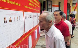 Chùm ảnh: Cụ ông 94 tuổi đi bỏ phiếu đủ cả 14 mùa bầu cử