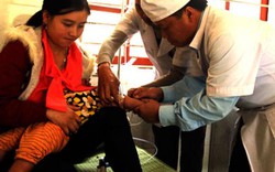 Bác sỹ người Mông thạo 4 tiếng dân tộc và những ca bệnh khó tin