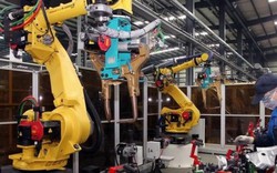 Robot "cướp" việc sản xuất iPhone của 60.000 người TQ